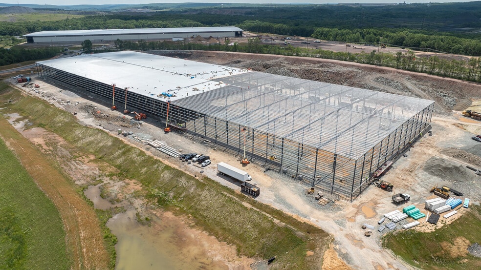 215 Innovation Drive North, Hazle Township, PA for lease - Building Photo - Image 2 of 7
