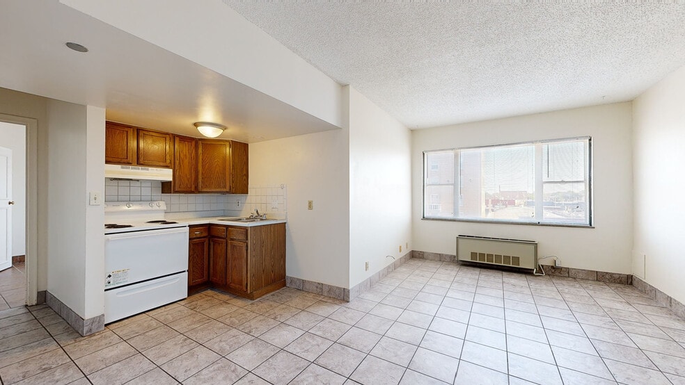 17 E 2nd Ave, Hutchinson, KS à vendre - Numérisation 3D de Matterport - Image 2 de 23