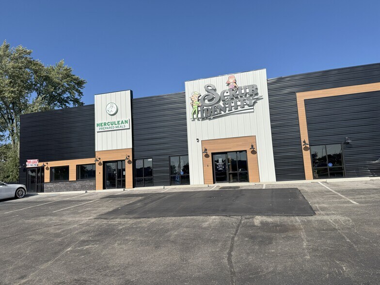 8215 US 31, Indianapolis, IN à louer - Photo du bâtiment - Image 2 de 4