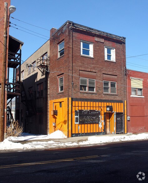 7 Avenue D, Johnson City, NY à vendre - Photo du bâtiment - Image 2 de 28