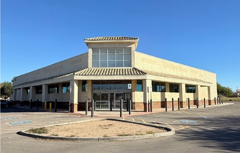 525 W Valencia Rd, Tucson, AZ à louer - Photo du bâtiment - Image 1 de 8