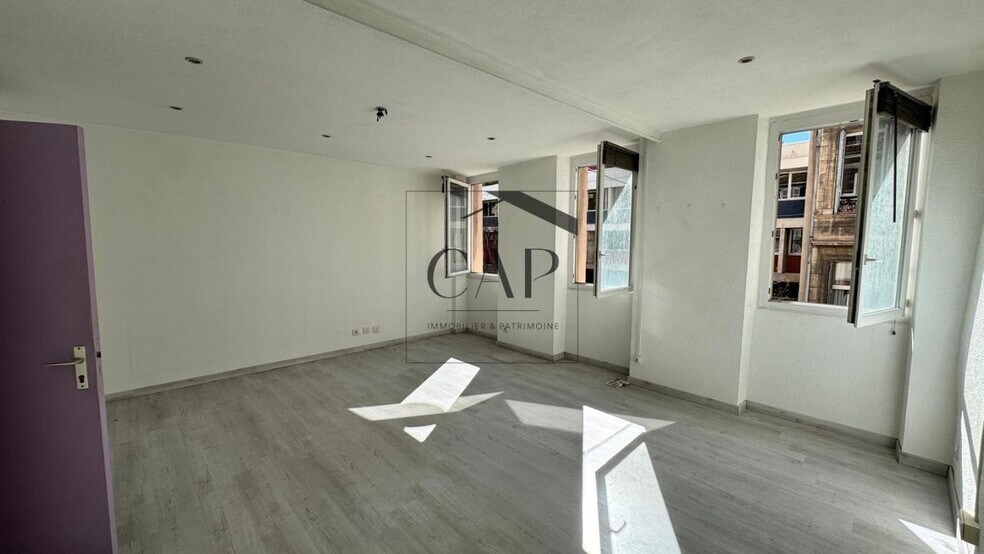 Bureau dans Marseille à vendre - Photo intérieure - Image 1 de 11
