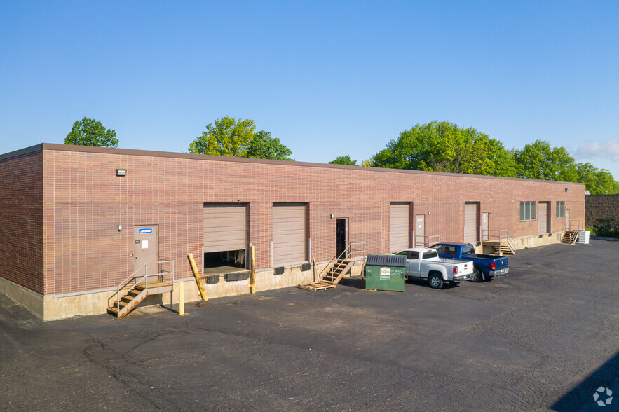 9201-9213 Bond St, Overland Park, KS for lease - Building Photo - Image 2 of 4