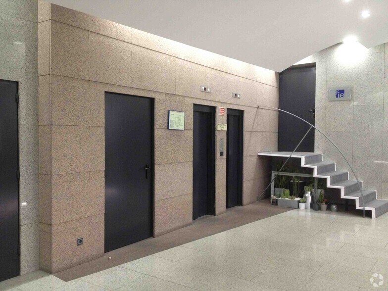 Calle del Pinar, 7, Madrid, Madrid à louer - Photo du bâtiment - Image 2 de 8