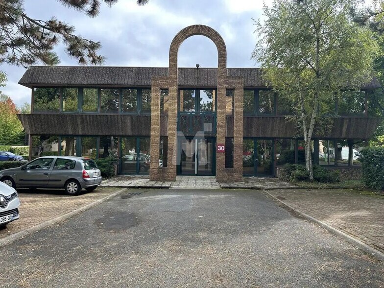 Bureau dans Orsay à louer - Photo du bâtiment - Image 1 de 4