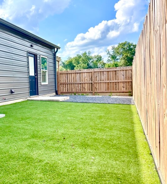 171-181 Southside St, Sulphur, LA for sale - Building Photo - Image 3 of 6