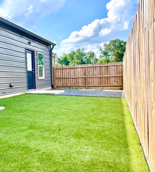 171-181 Southside St, Sulphur, LA à vendre - Photo du bâtiment - Image 3 de 6