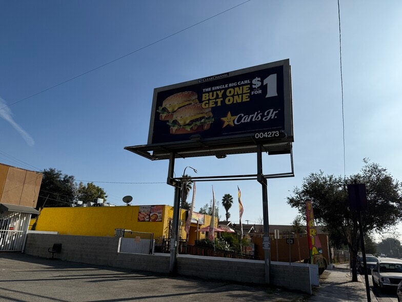 2108-2110 Fair Oaks Ave, Altadena, CA for sale - Building Photo - Image 2 of 3