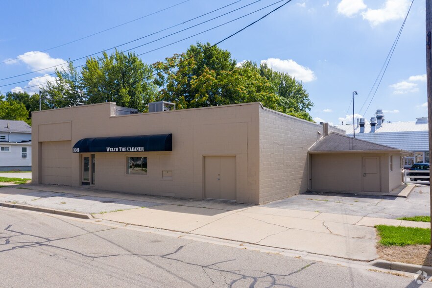 108 E Butler St, Adrian, MI à louer - Photo du bâtiment - Image 2 de 3