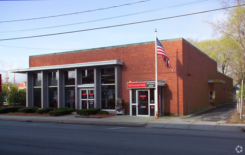 584 Washington St, Whitman, MA à vendre - Photo du bâtiment - Image 2 de 2