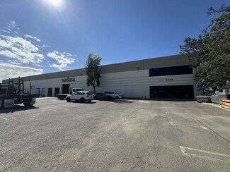 Plus de détails pour 8963-8969 Bradley Ave, Sun Valley, CA - Industriel à louer