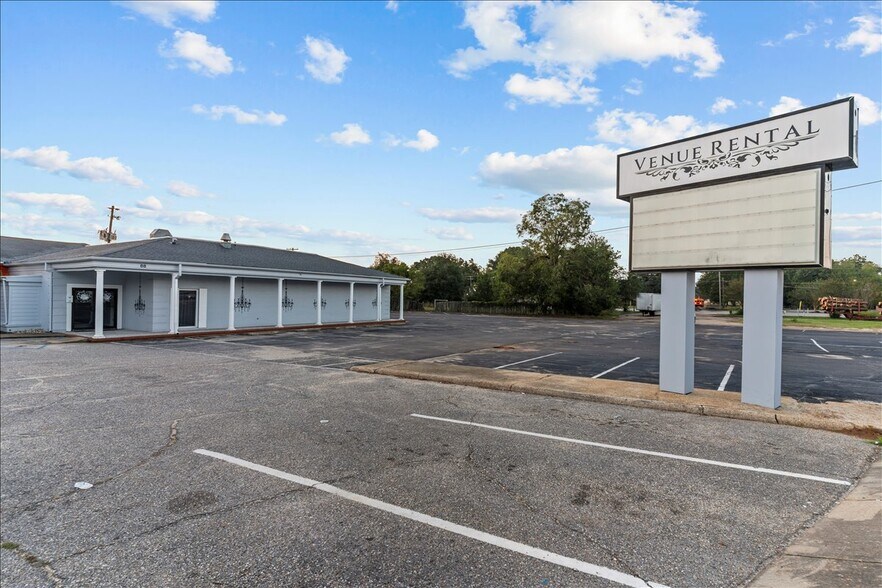 88 N Daleville Ave, Daleville, AL à vendre - Photo du bâtiment - Image 1 de 32