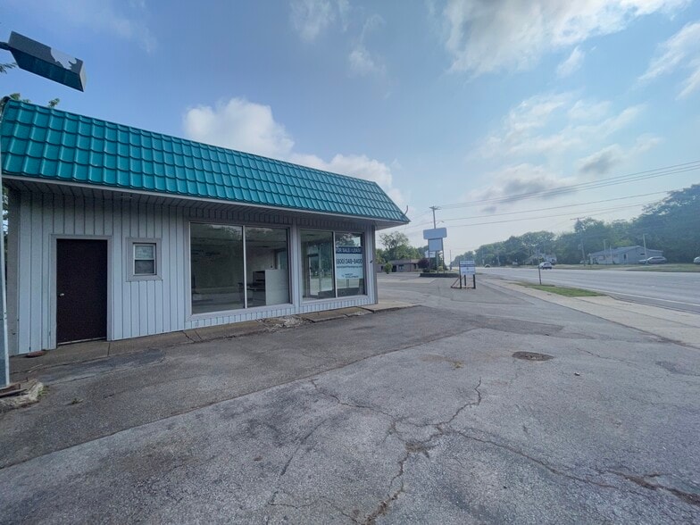 6790 Erie Rd, Derby, NY for lease - Building Photo - Image 3 of 4