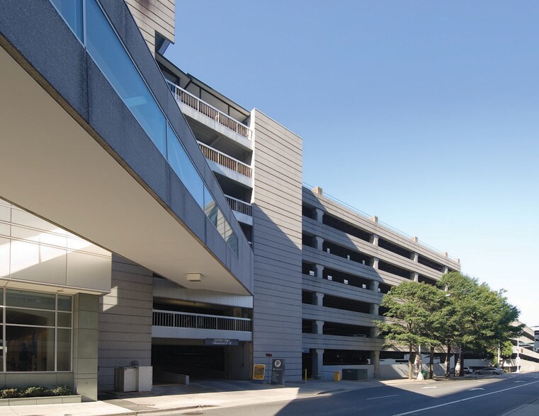 128 S Tryon St, Charlotte, NC à louer - Photo du bâtiment - Image 2 de 28