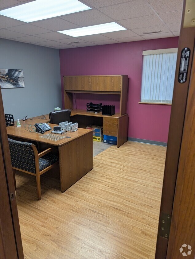 2615 Rainbow Dr, Cedar Falls, IA for lease Primary Photo- Image 1 of 3