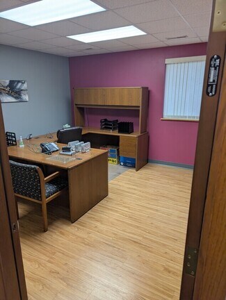 Plus de détails pour 2615 Rainbow Dr, Cedar Falls, IA - Coworking à louer