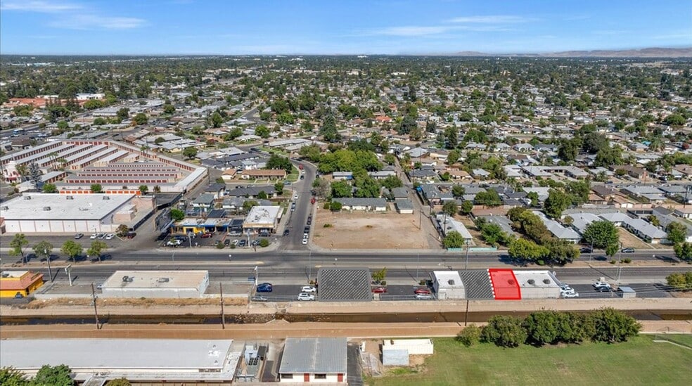 3298 E McKinley Ave, Fresno, CA à louer - Photo du bâtiment - Image 2 de 29