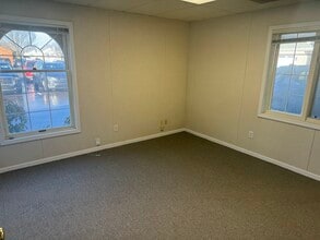 23409-23411 Jefferson Ave, Saint Clair Shores, MI for lease Interior Photo- Image 2 of 3