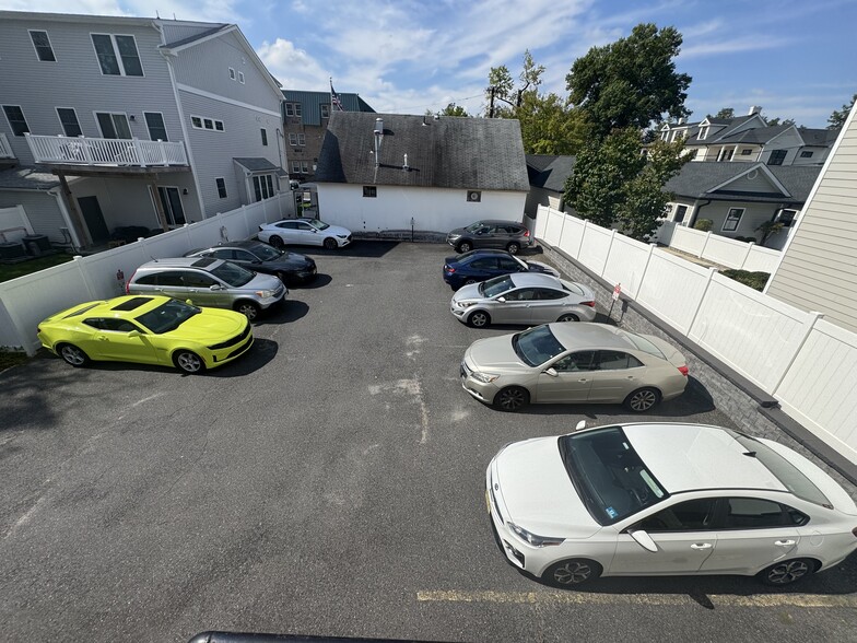 130 N Haddon Ave, Haddonfield, NJ à louer - Photo du bâtiment - Image 3 de 5