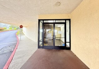 127 Hospital Dr, Vallejo, CA for lease Interior Photo- Image 2 of 18