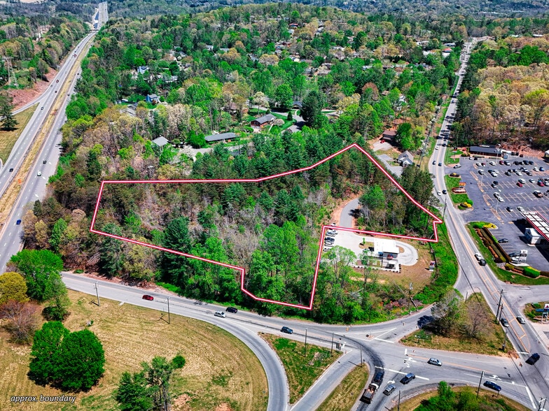 99999 Blueberry Hill Rd, Asheville, NC for sale - Building Photo - Image 2 of 6