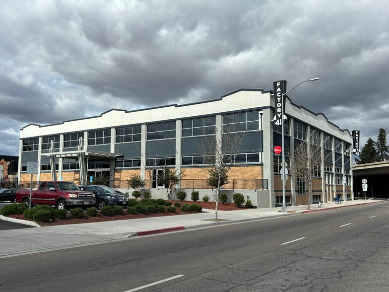 2721 Cesar Chavez Blvd, Fresno, CA for lease - Building Photo - Image 1 of 18
