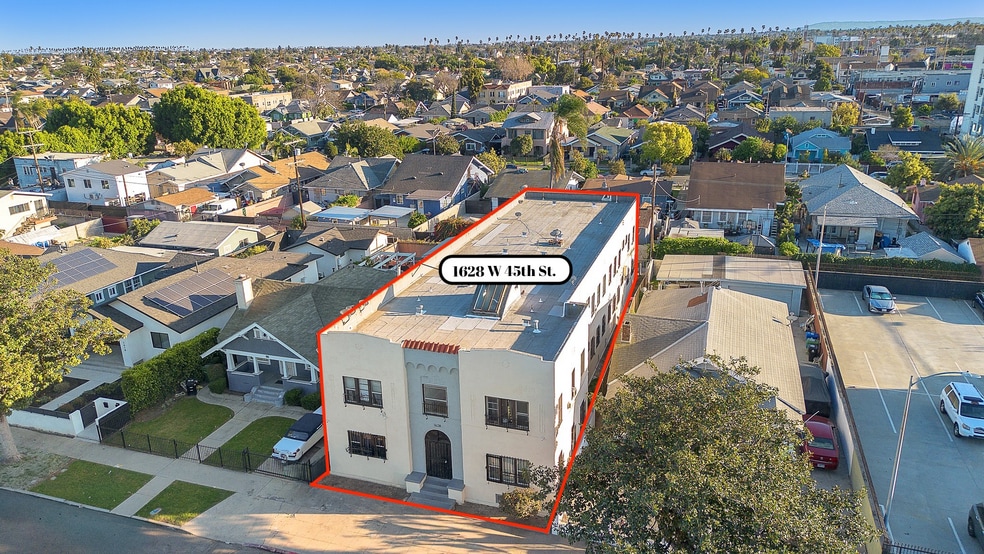 1628 W 45th St, Los Angeles, CA à vendre - Photo du bâtiment - Image 2 de 14