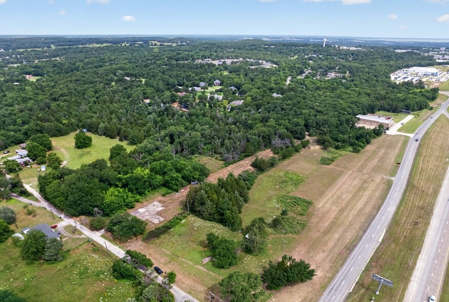 3331 W Stafford Dr, Denison, TX à vendre - Photo du bâtiment - Image 3 de 6