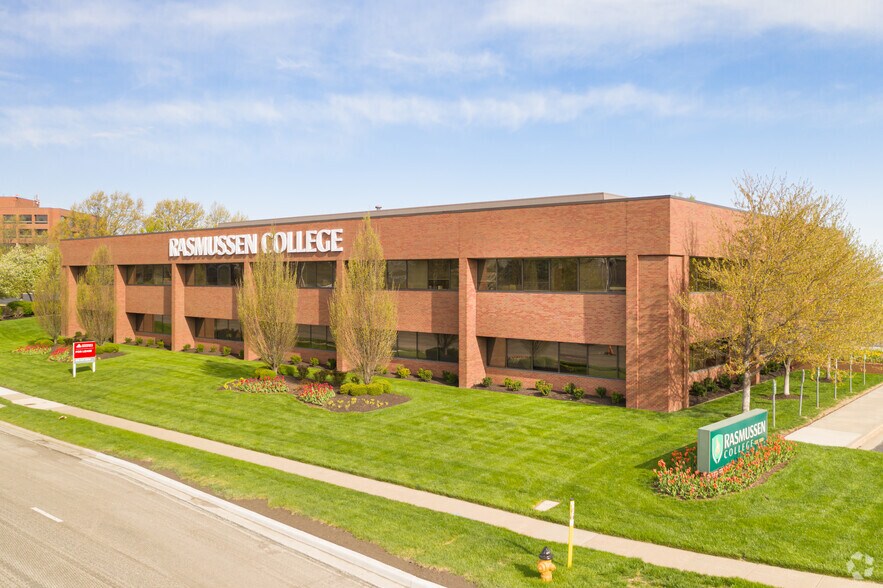 11600 College Blvd, Overland Park, KS à louer - Photo du bâtiment - Image 1 de 3