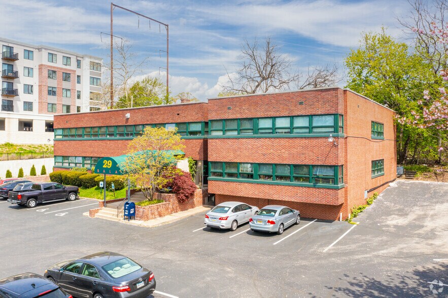 29 Bala Ave, Bala Cynwyd, PA à louer - Photo du bâtiment - Image 2 de 5