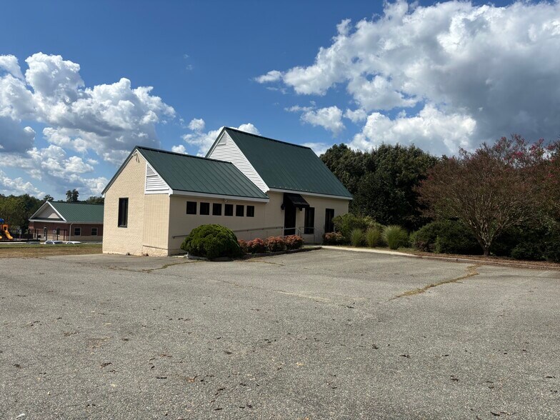 1417 Anderson Hwy, Powhatan, VA à louer - Photo du bâtiment - Image 3 de 3