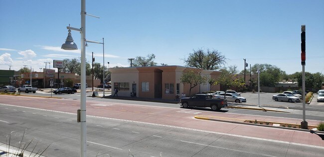 Plus de détails pour 1820 Central Ave SE, Albuquerque, NM - Multi-résidentiel à vendre