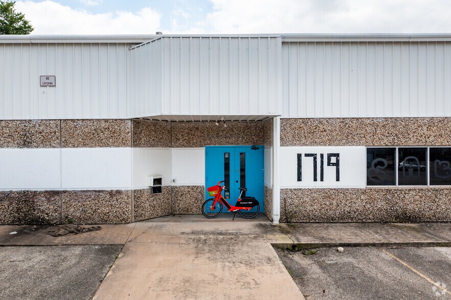 1719 E 2nd St, Austin, TX à louer - Photo du bâtiment - Image 3 de 4