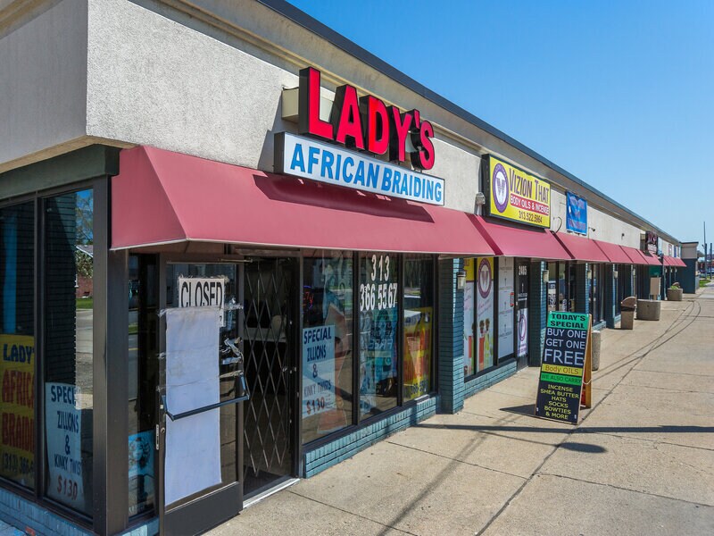 2401-2435 E 7 Mile Rd, Detroit, MI à louer Photo du bâtiment- Image 1 de 5