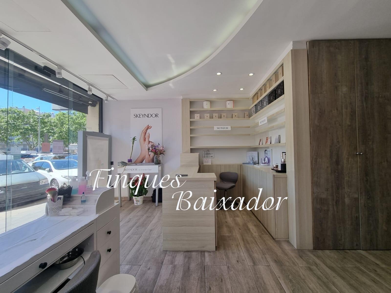 Retail in Castelldefels, Barcelona for lease Interior Photo- Image 1 of 6