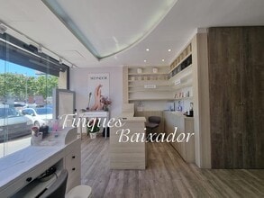 Retail in Castelldefels, Barcelona for lease Interior Photo- Image 1 of 6