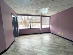 250 W Lancaster Ave, Paoli, PA for lease Interior Photo- Image 1 of 10