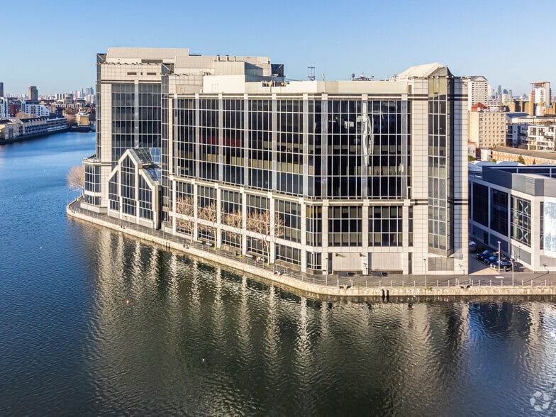 5 Greenwich View Pl, London for lease - Primary Photo - Image 1 of 49