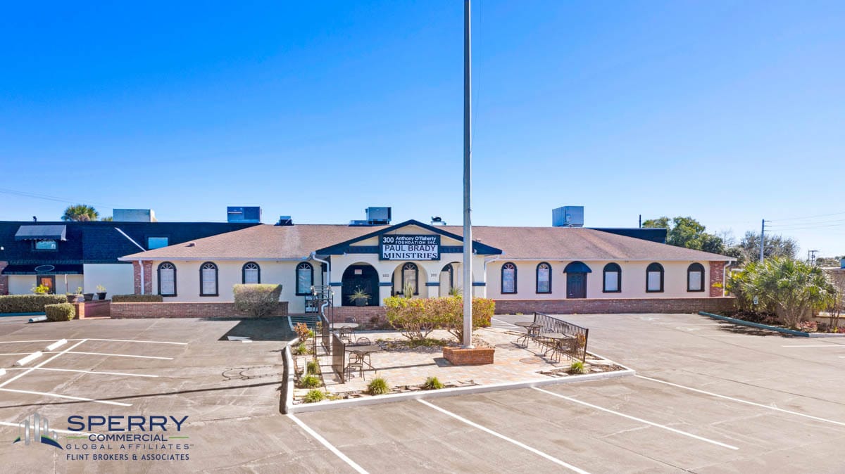 300 N Cocoa Blvd, Cocoa, FL à louer Photo principale- Image 1 de 38