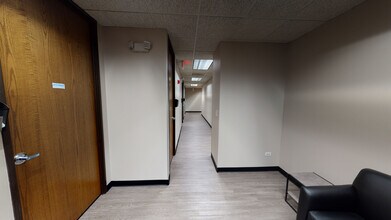 1251 N Plum Grove Rd, Schaumburg, IL à louer Photo intérieure- Image 1 de 11