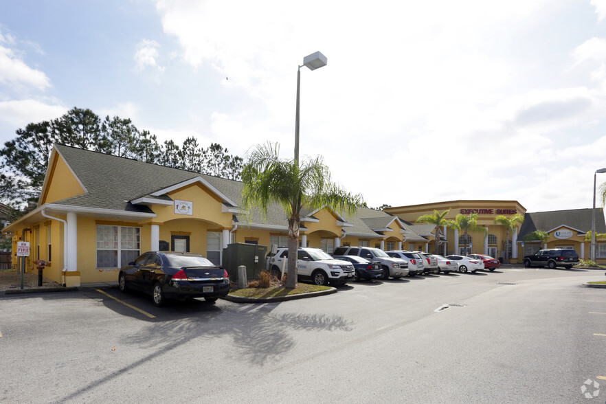 10335 Cross Creek Blvd, Tampa, FL for lease - Building Photo - Image 2 of 6