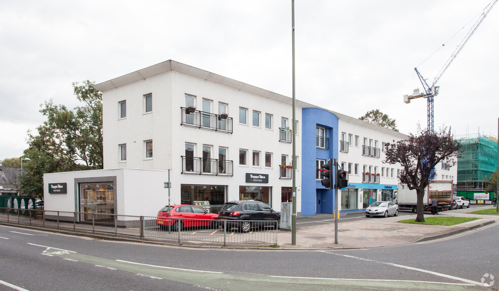 New Zealand Ave, Walton On Thames for lease - Primary Photo - Image 1 of 15