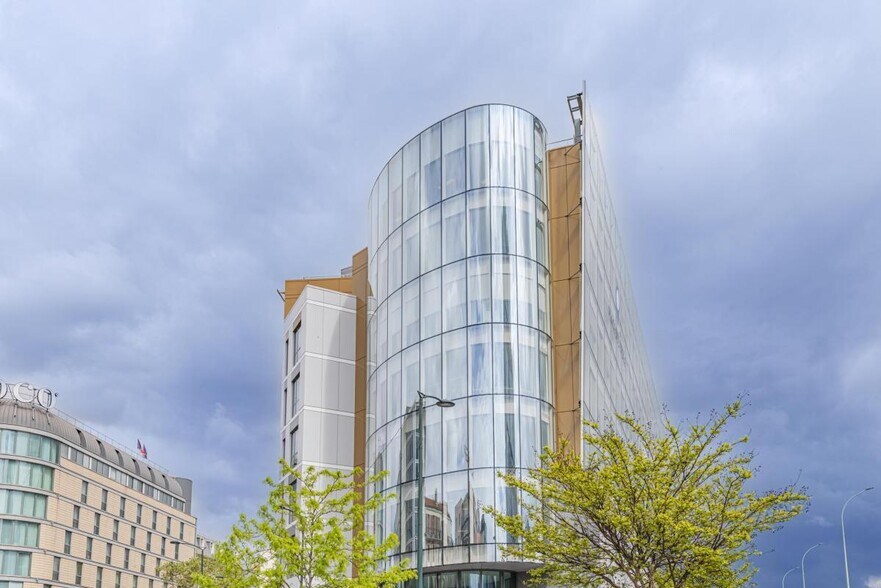 12 Boulevard Victor Hugo, Clichy for lease - Building Photo - Image 2 of 23