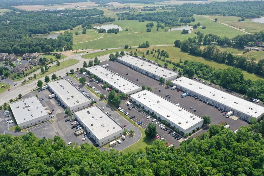 7730A Trinity Rd, Cordova, TN à louer - Photo du bâtiment - Image 2 de 10