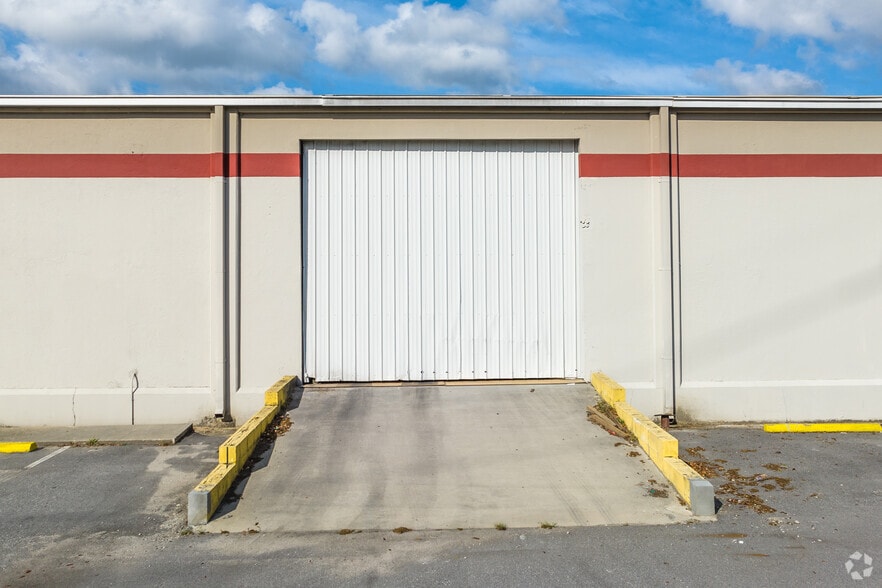 4531 Piggly Wiggly Dr, North Charleston, SC for lease - Building Photo - Image 3 of 24