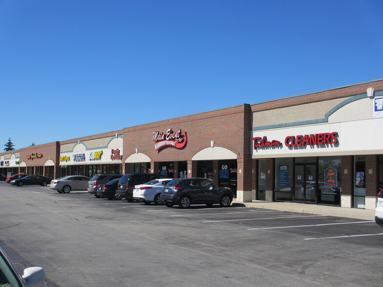 8902-8942 E 96th St, Fishers, IN for sale - Building Photo - Image 1 of 1