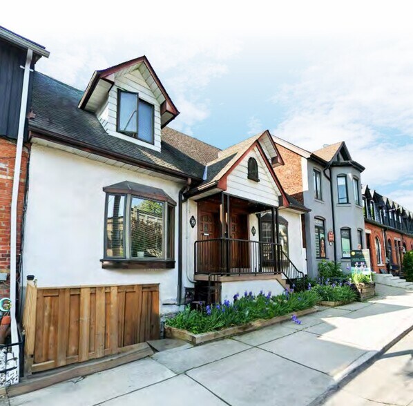 15-17 Belmont St, Toronto, ON à vendre - Photo du bâtiment - Image 2 de 30