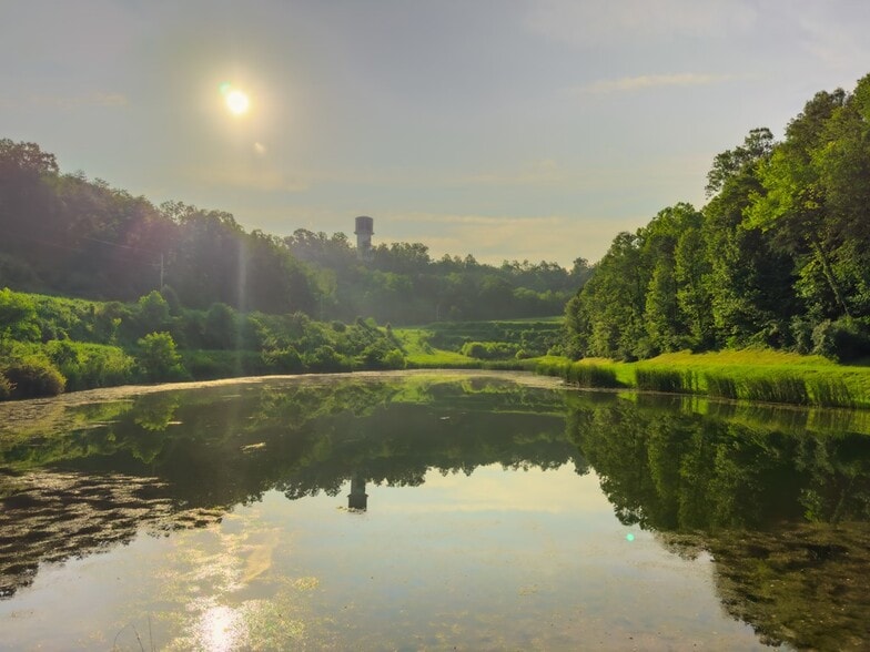 3071 Ky Route 40 W, Staffordsville, KY for sale - Building Photo - Image 3 of 11