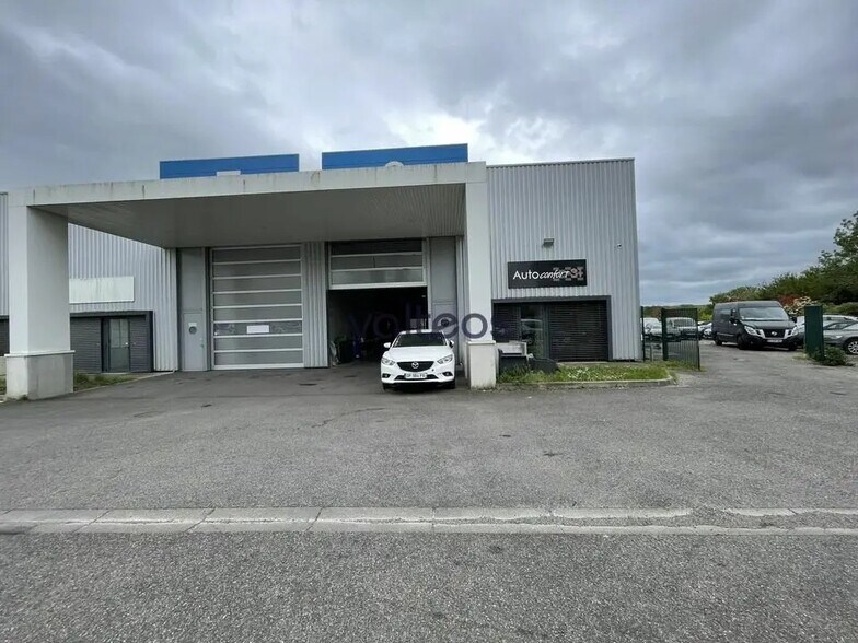 Bureau dans Escalquens à louer - Photo du bâtiment - Image 2 de 9