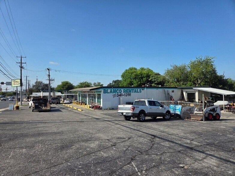 5415 Blanco Rd, San Antonio, TX à vendre - Photo du bâtiment - Image 2 de 12